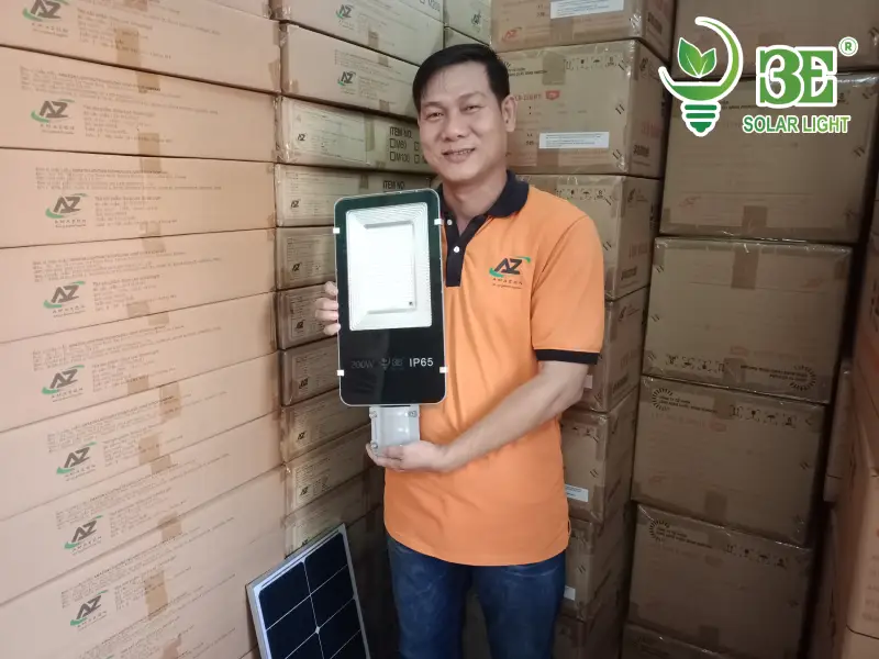 đèn led năng lượng mặt trời 200w