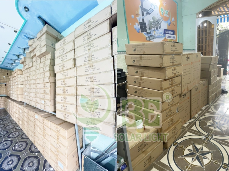 mua đèn đường năng lượng mặt trời 300w AZR-SS1