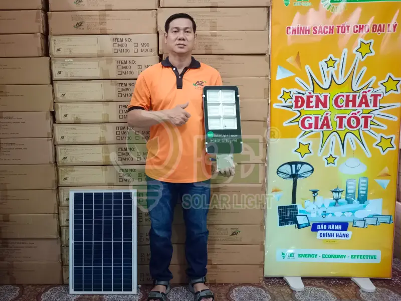 Kho hàng đèn bàn chải năng lượng mặt trời 300w AZE-SBC tại 3E SOLAR
