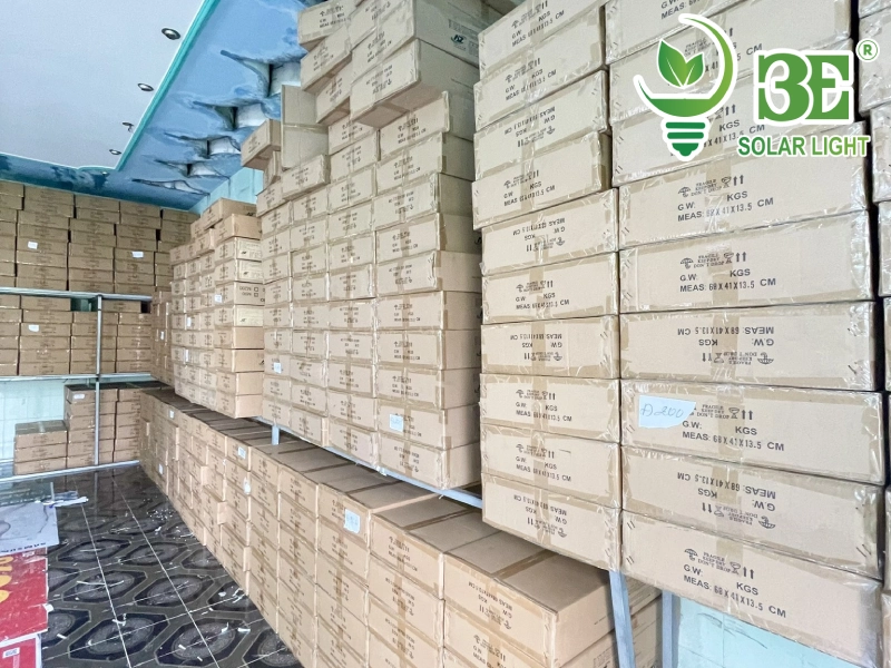Mua đèn năng lượng mặt trời 300w IP67 AZR-SF1 tại 3E SOLAR
