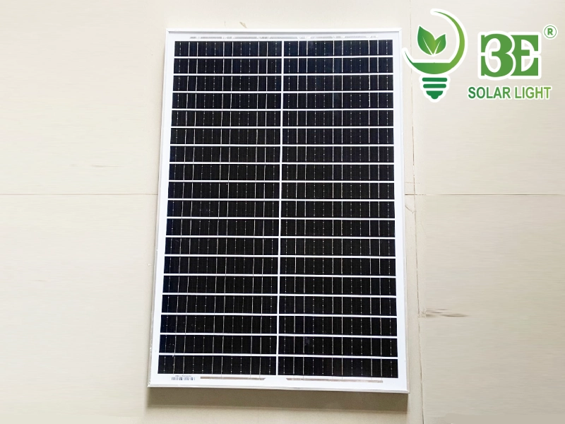 tấm pin năng lượng đèn cao áp năng lượng mặt trời 300W AZR-SFMN2