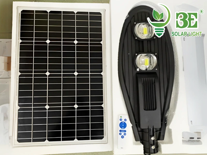3E SOLAR - Bộ đèn đường chiếc lá năng lượng mặt trời 100w AZR-SCL