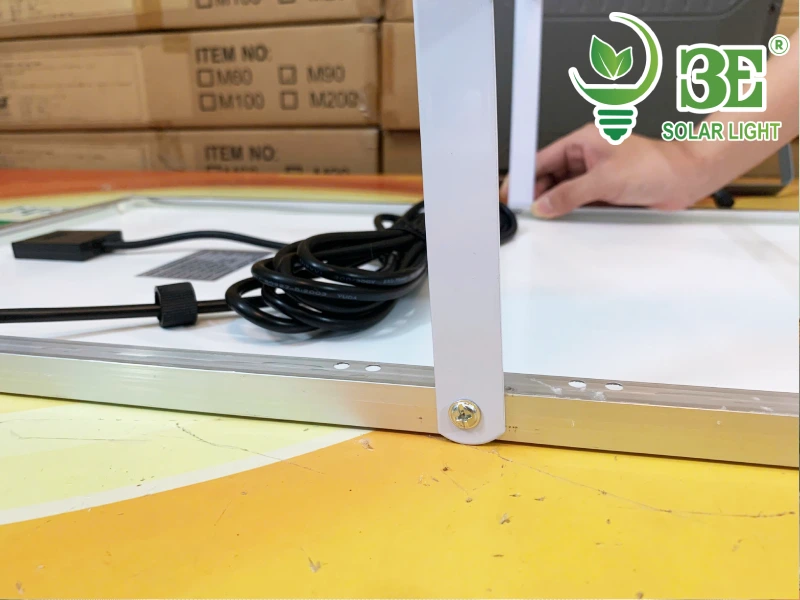 Lắp đặt tấm pin đèn pha LED năng lượng mặt trời