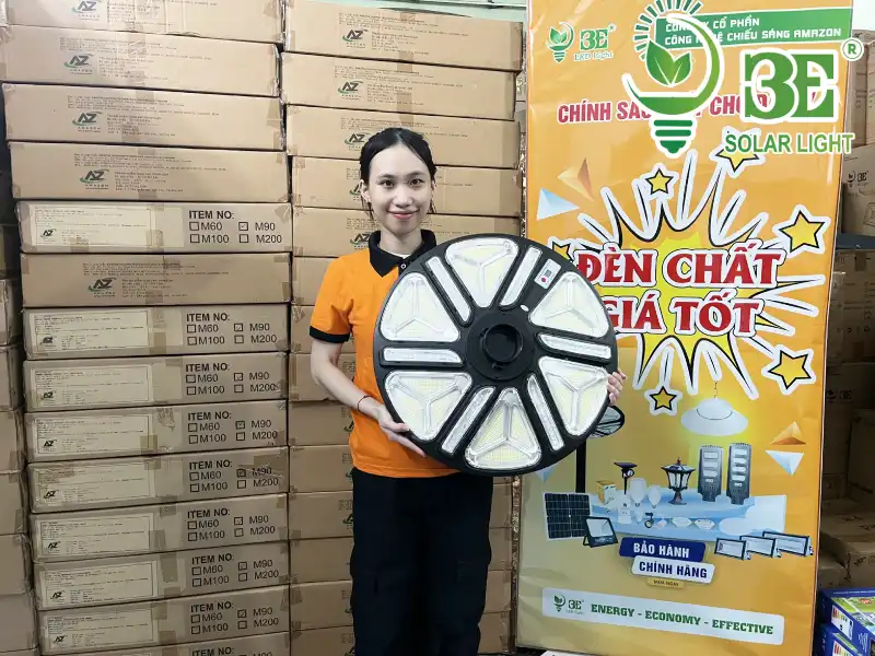 Mua đèn năng lượng mặt trời đĩa bay 500w AZR-UFO2-500W-RGB của 3E SOLAR tại TP.HCM