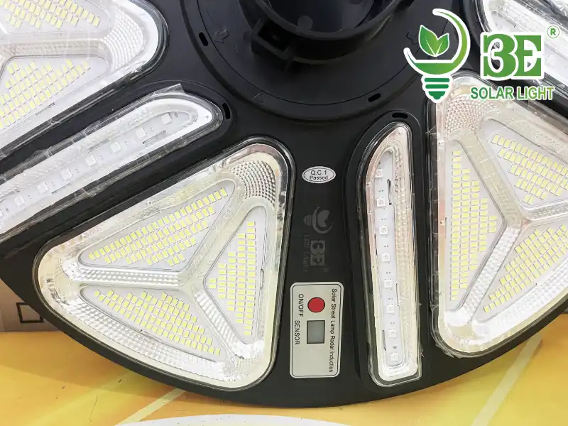 Tính năng cảm biến chống trộm của đèn năng lượng mặt trời đĩa bay 500w AZR-UFO2-500W-RGB