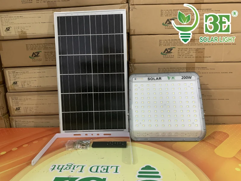Cấu tạo đèn pha năng lượng mặt trời chống chói 200w AZR-SFMN3-200W