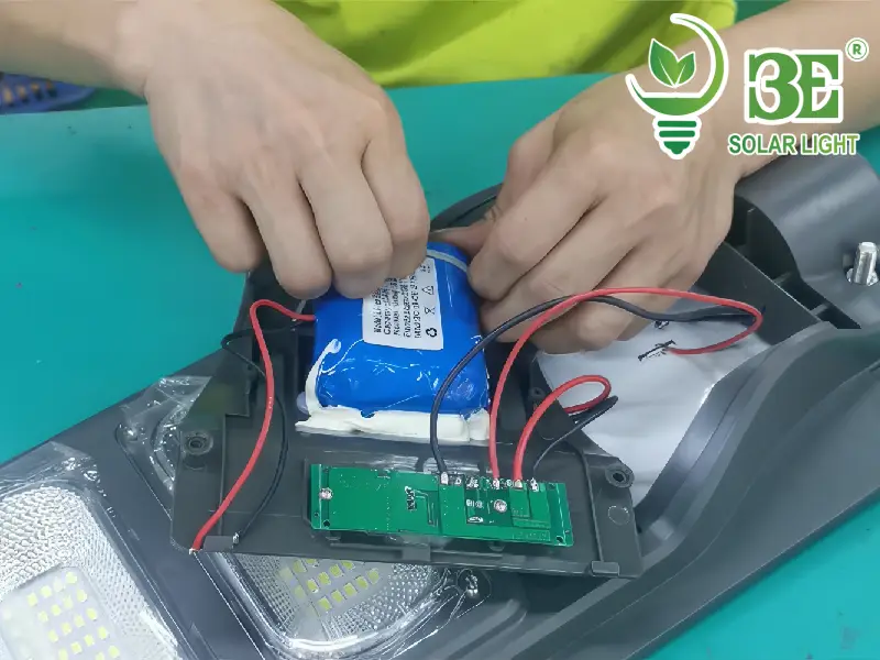Lợi ích của việc thay pin đèn năng lượng mặt trời đúng lúc tại 3E SOLAR