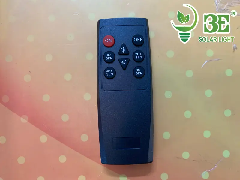 Cách sử dụng remote đèn năng lượng mặt trời 300w màu đen mẫu 2 tại 3E SOLAR