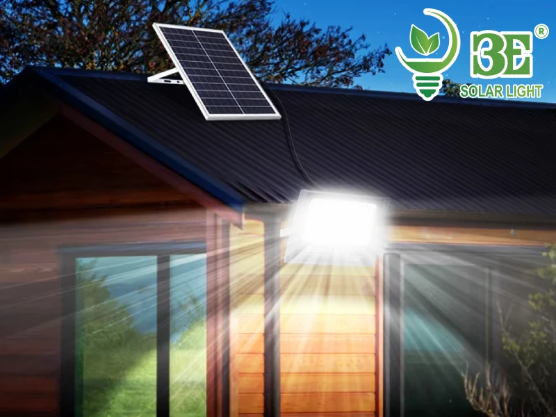 Công suất và độ sáng của đèn năng lượng mặt trời 300W