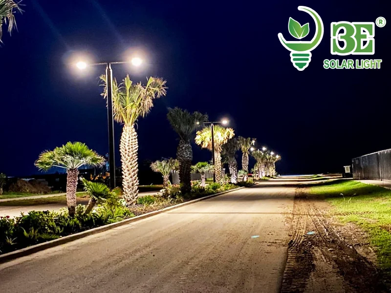 Đèn đường năng lượng mặt trời 300W bán chạy