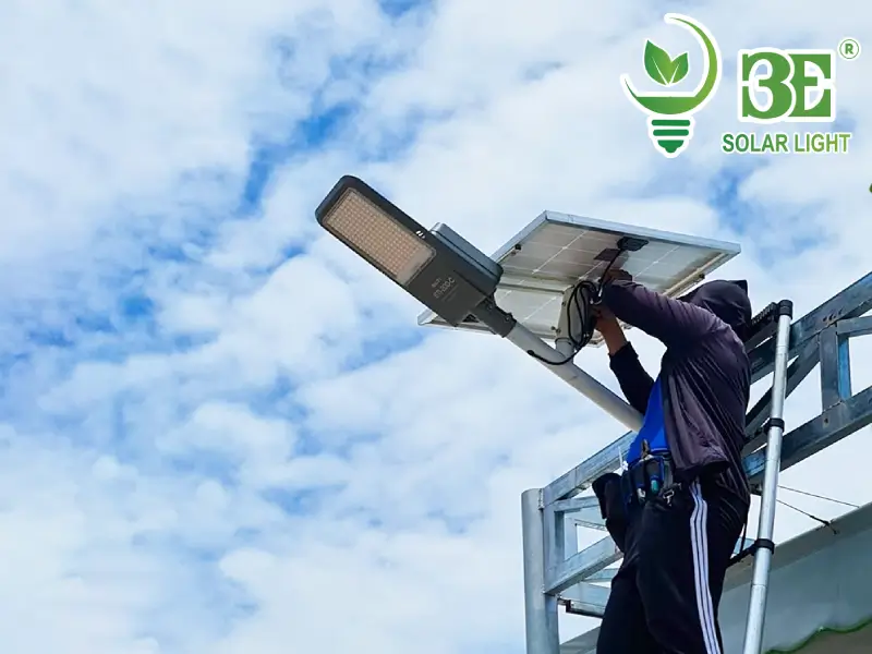 Lưu ý quan trọng trong quá trình lắp đèn năng lượng mặt trời 300w