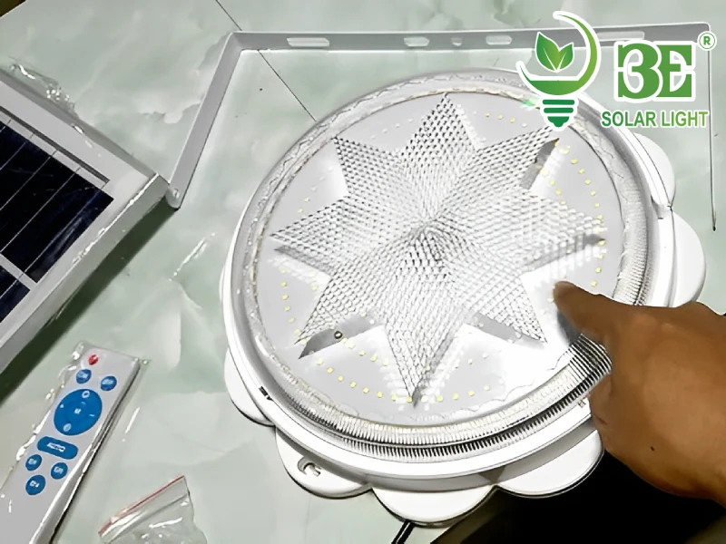 Tính năng của đèn năng lượng mặt trời ốp trần 300W ánh sáng trắng AZE-OTH-300W