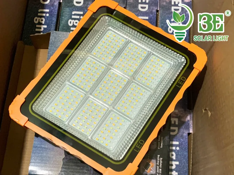 Đèn năng lượng mặt trời cầm tay 9 ô AZ-SF-PCT-200W-9K