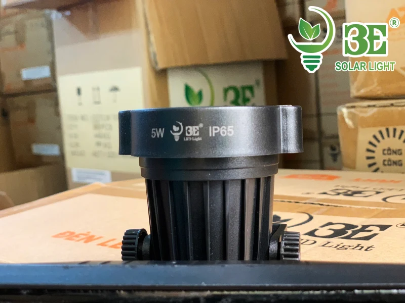 Tính năng nổi bật của đèn rọi cây bằng năng lượng mặt trời AZJD-SR-5W-DM