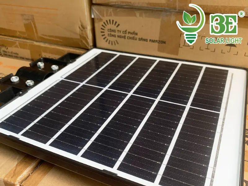 Tấm pin năng lượng mặt trời của đèn AZ-SLT3-300W