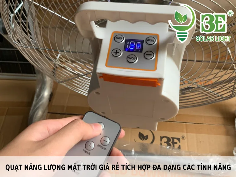 Quạt năng lượng mặt trời giá rẻ tích hợp đa dạng các tính năng