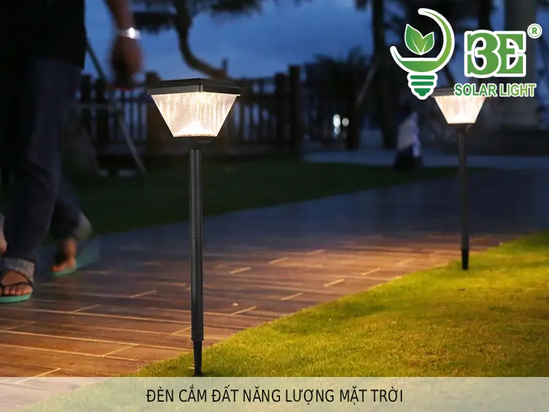 Đèn cắm đất năng lượng mặt trời