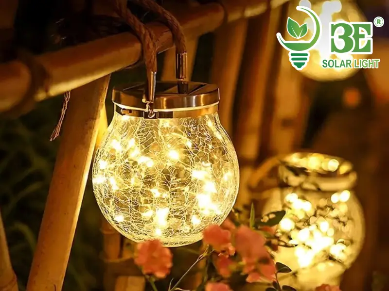 đèn trang trí sân vườn năng lượng mặt trời