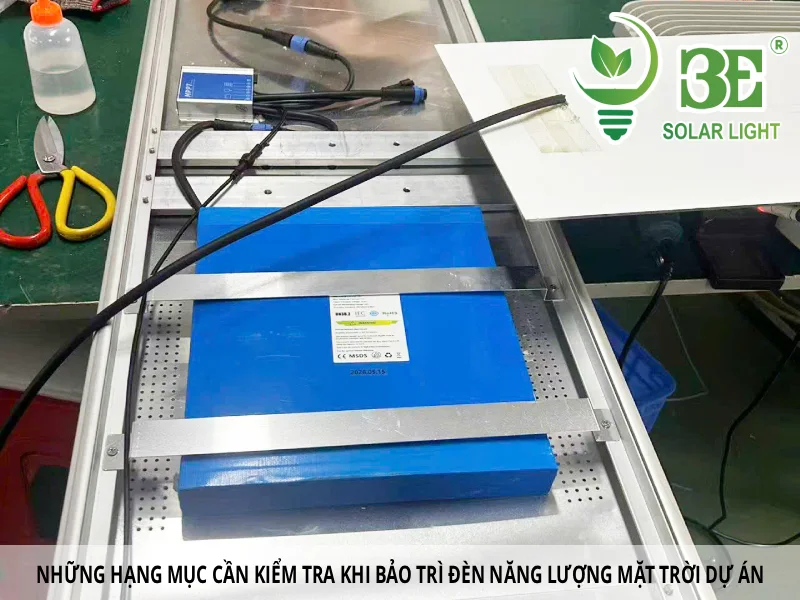 Những hạng mục cần kiểm tra khi bảo trì đèn năng lượng mặt trời dự án